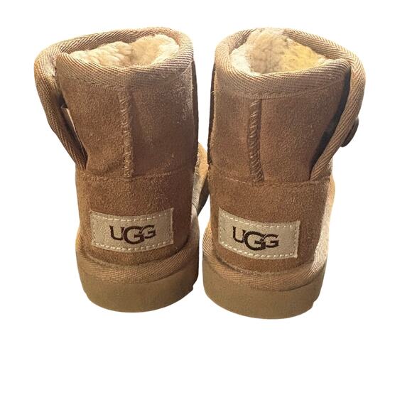 Ugg Jona Toddler Girls Suede Snap Boot - Picture 3 of 6